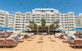 منتجع The Royal Caribbean - An All Suites
